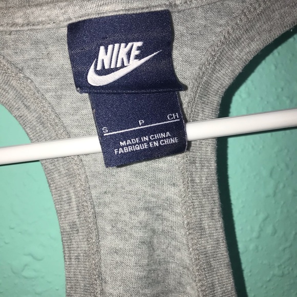 ✨Nike Tank Top - Picture 3 of 3